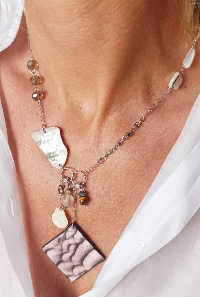 collana girocollo foto sabbia madreperla